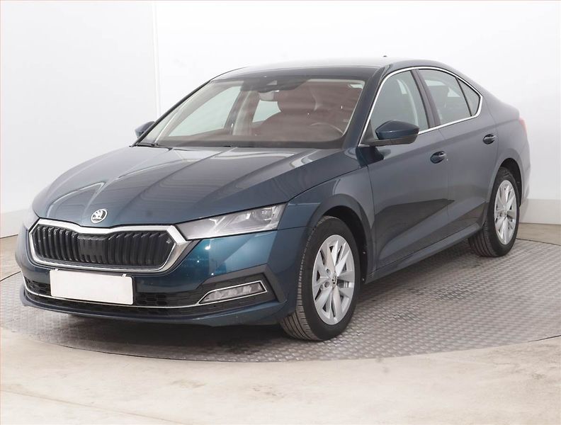 Škoda Octavia (2023) 2.0 TDI - fotka 2 z 16