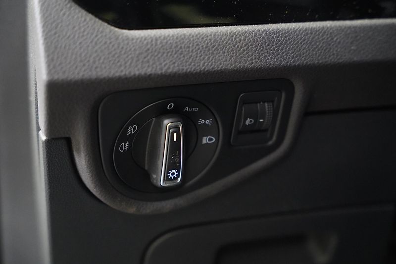 Volkswagen Touran - fotka 13 z 26