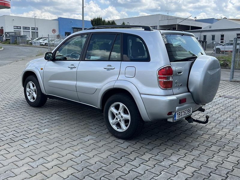 Toyota RAV4 (2001) - fotka 3 z 26
