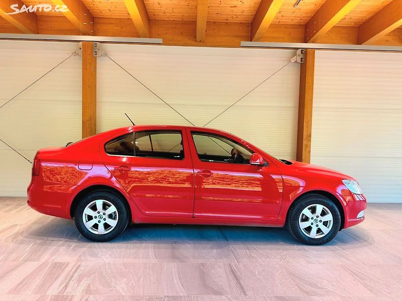 Škoda Octavia 1.6 TDi 77 Kw Ambition Plus - fotka 2 z 16