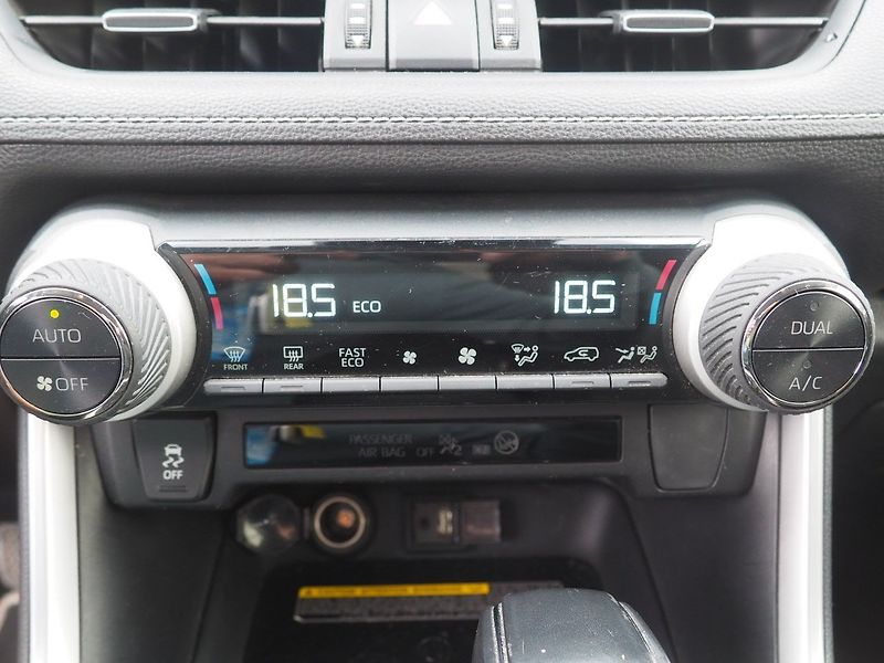 Toyota RAV4 (2019) 2.5 Hybrid, Automat - fotka 32 z 36