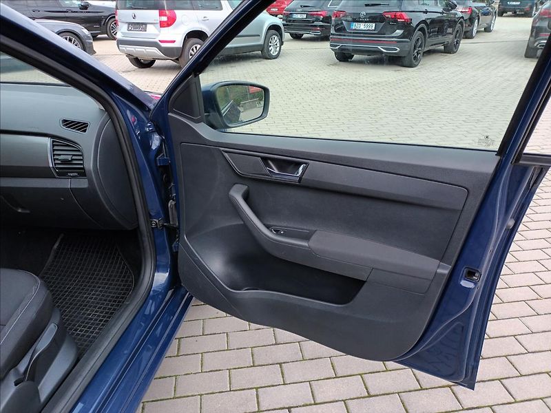 Škoda Fabia 1,0 TSI,81KW,DIGIKLIMA,TEMPOMA - fotka 21 z 35