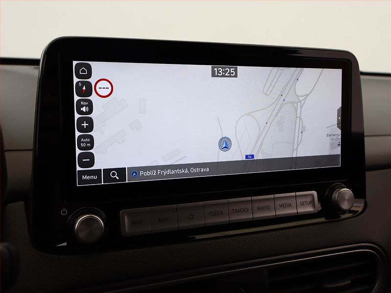 Hyundai Kona (2021) Electric 64 kWh, SoH 100% - fotka 15 z 24
