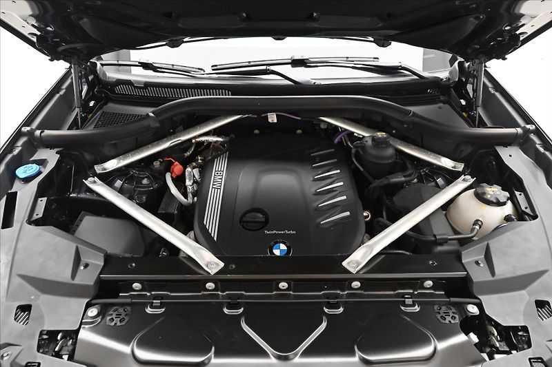 BMW X5 3,0 d xDrive 210kW AT8 Záruka - fotka 9 z 30