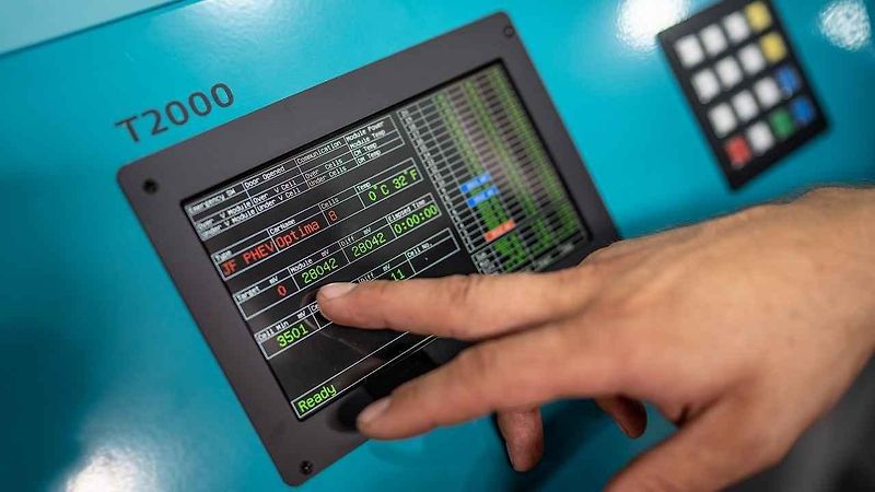 Ještě je třeba propojit modul se zařízením příslušnou sadou kabelů