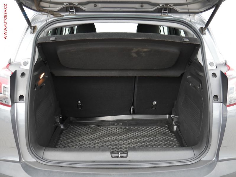 Opel Crossland X (2018) 1.2 i, ČR, AC, tempo, výhřev - fotka 7 z 14