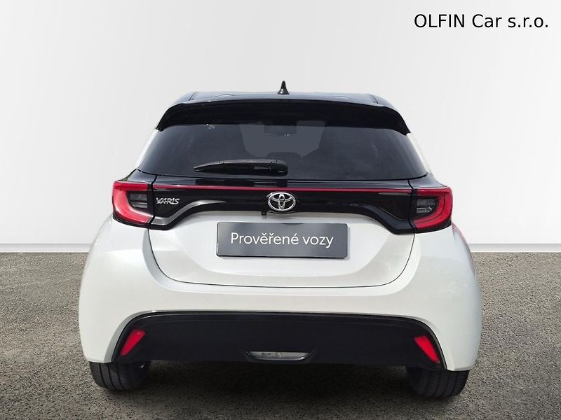 Toyota Yaris Selection Style 1.5 VVT-i 92kW - fotka 8 z 25