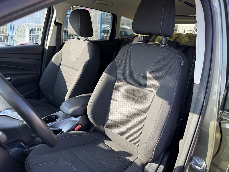 Ford Kuga 1,5 EcoBoost / 110kW  - fotka 12 z 50