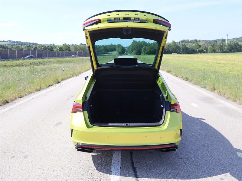 Škoda Octavia 2,0 TSI DSG RS DPH 1.maj CZ - fotka 9 z 34