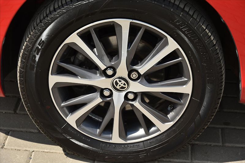 Toyota Yaris 1.5VVT-i Y20 EDITION 1. MAJ ČR - fotka 9 z 23