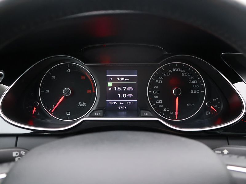 Audi A4 2,0 TDi 100kW Kůže Pano Navi - fotka 15 z 34