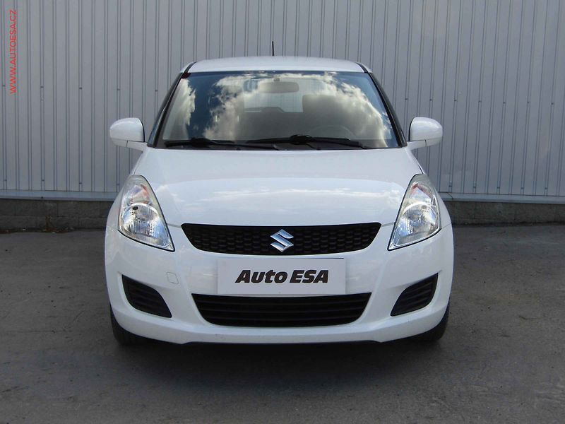 Suzuki Swift (2011) 1.2i - fotka 2 z 15