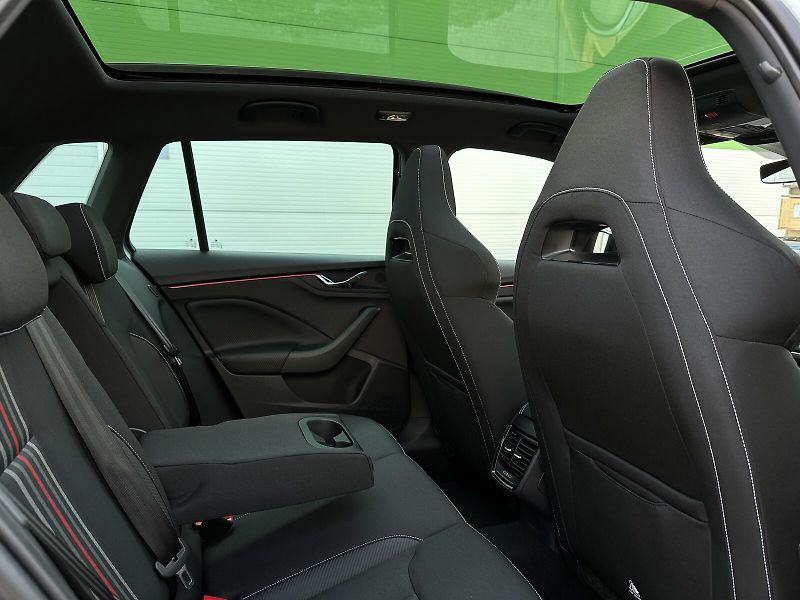 Škoda Kamiq 1.5TSi DSG Monte Carlo 150PS M - fotka 42 z 48