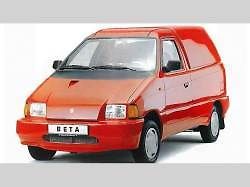 Tatra Beta využívala světlomety ještě ze Škody 120, což je patrné na první pohled.