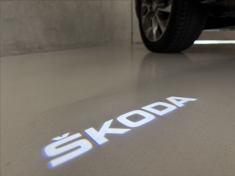 Škoda Karoq 1,5 TSi  DSG Clever Virtual LE - fotka 44 z 45