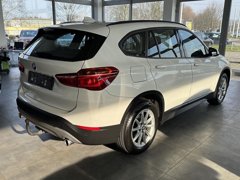BMW X1 (2019) xDrive 18d AUT. LED NAVI TAŽNÉ - fotka 7 z 28