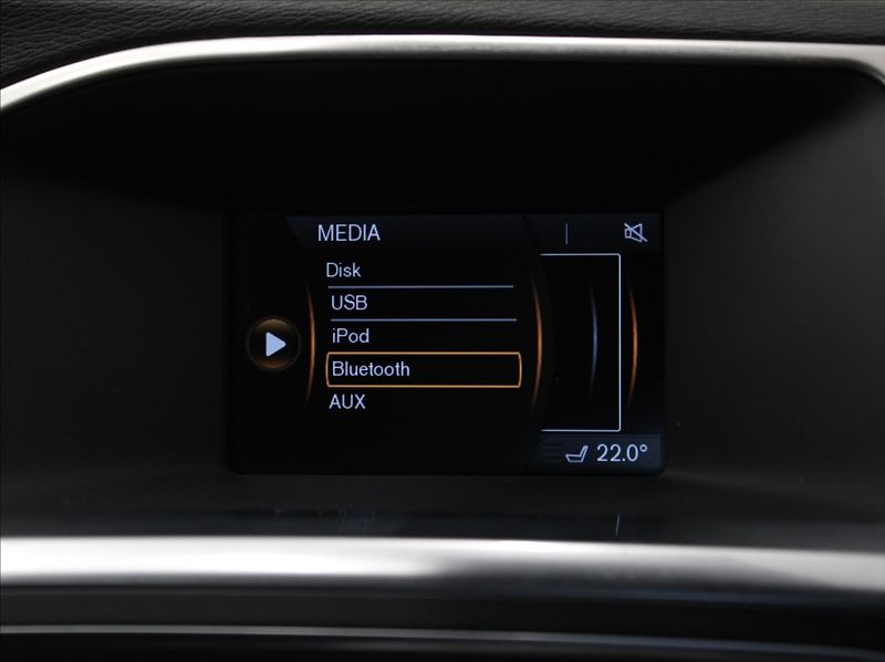 Volvo V60 2,4 D4 AT AWD R-Desing ČR - fotka 12 z 20