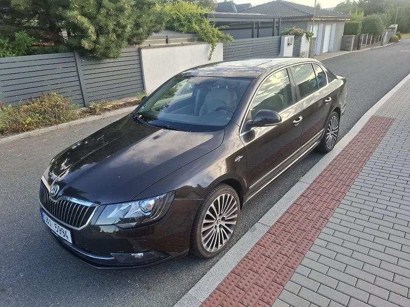Škoda Superb (2013) 2.0 TDI,CR,Laurin&Klement - fotka 2 z 18