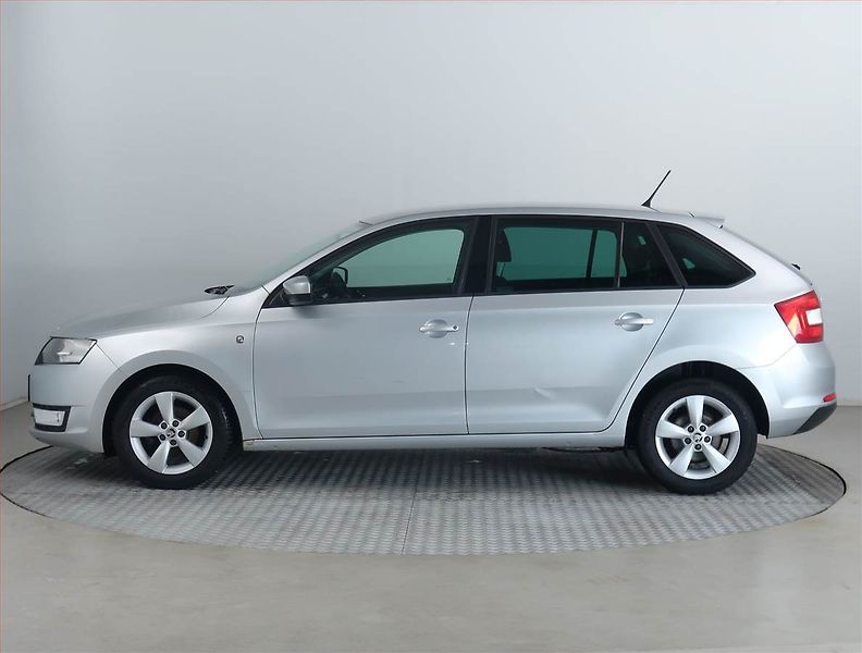Škoda Rapid (2015) Spaceback 1.2 TSI - fotka 3 z 16