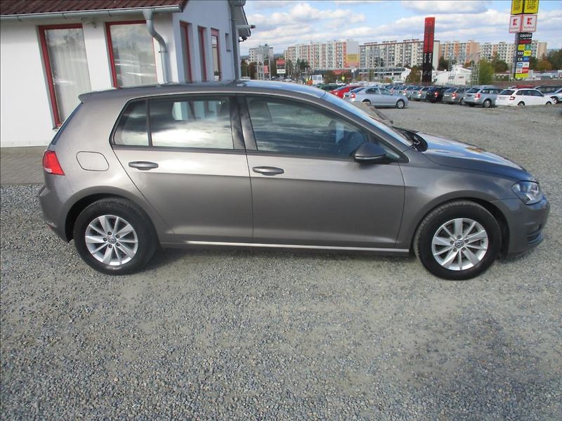Volkswagen Golf 1,2 TSi,aut.klima.serv.kn. - fotka 5 z 39