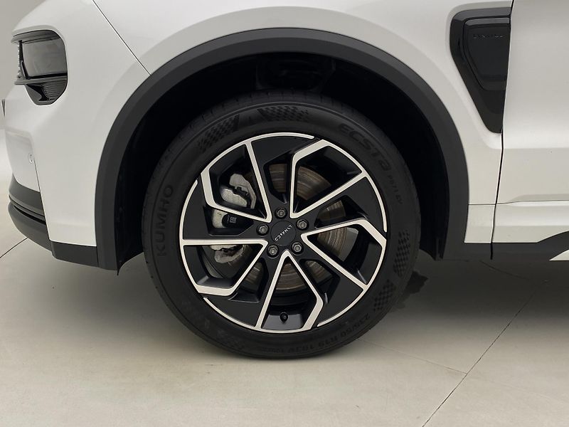 Lynk & Co 01 (2025) CORE PHEV AUT CZ 1.maj - fotka 17 z 92