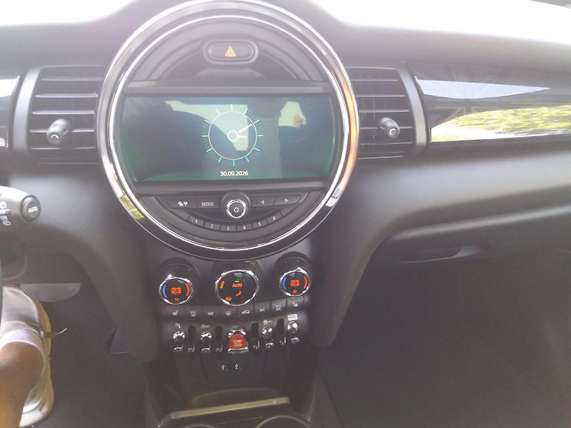 Mini Cooper S 2.0i,141kW,1.MAJ-ČR!17.Tis-km! - fotka 18 z 29