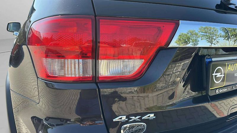 Jeep Grand Cherokee Overland Summit 3,0 CRD 177kW - fotka 33 z 34