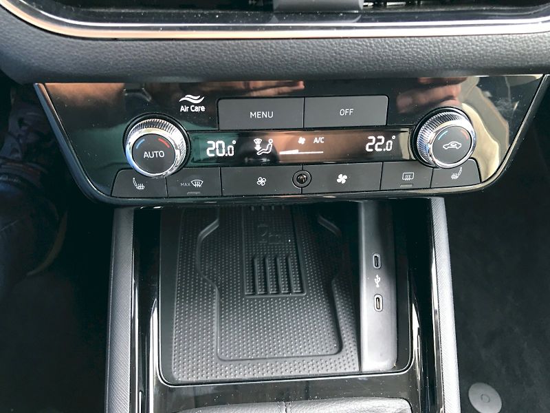 Škoda Kamiq (2024) SELEC TSI 110/1.5 A7F - fotka 23 z 25