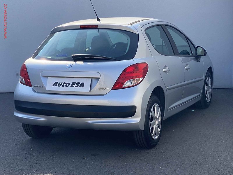Peugeot 207 (2011) 1.4i, 1.maj,ČR, servis.kniha - fotka 4 z 14