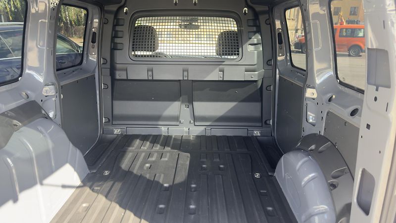 Volkswagen Caddy (2023) 1.5TSI Klima DPH - fotka 10 z 12