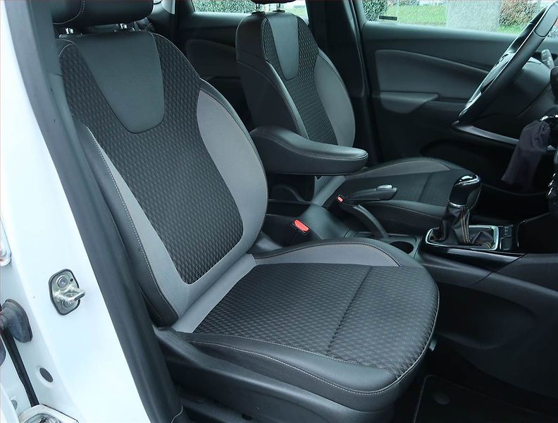 Opel Crossland X (2017) 1.2, Serv.kniha, Tempomat - fotka 9 z 16