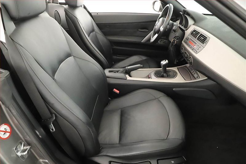 BMW Z4 (2005) 2.2i, Kůže, Tempomat - fotka 7 z 18
