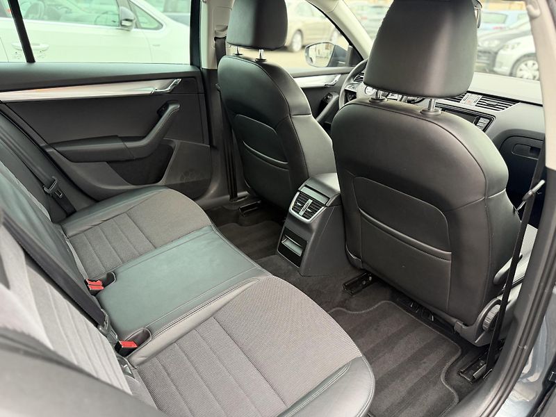 Škoda Octavia 2.0 TDi, 110kw, manuál - fotka 9 z 13