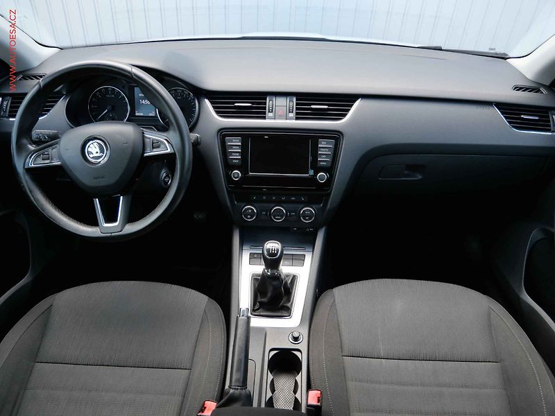Škoda Octavia (2015) 2.0 TDi, ČR, Navi, bixen - fotka 8 z 24