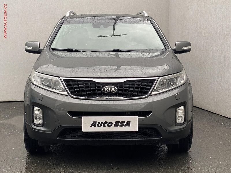 Kia Sorento (2014) 2.2CRDi 4x4, AT, xenon, panor - fotka 2 z 23