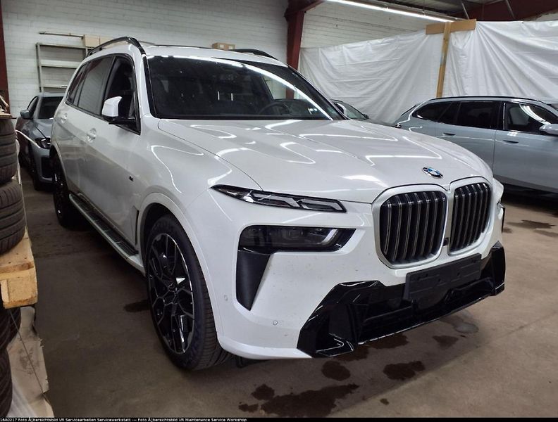 BMW X7 xDrive40i - fotografie inzerátu