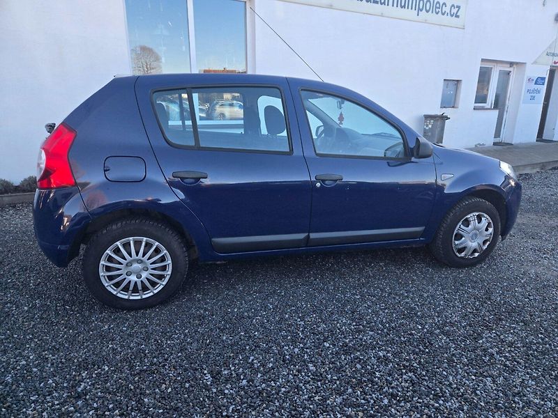Dacia Sandero (2009) 1.4 MPI - fotka 2 z 19