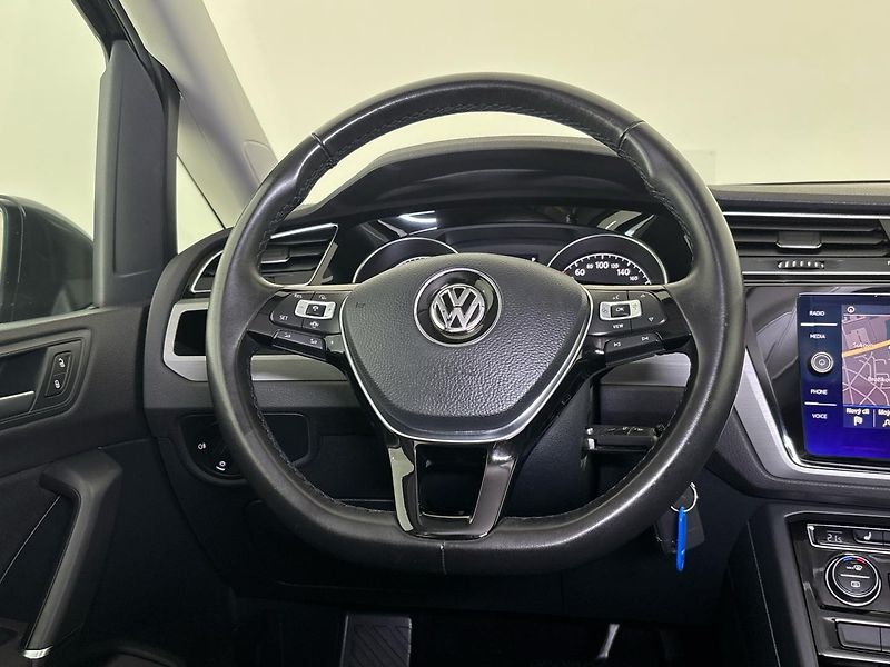 Volkswagen Touran Maraton Edition DSG - fotka 18 z 28