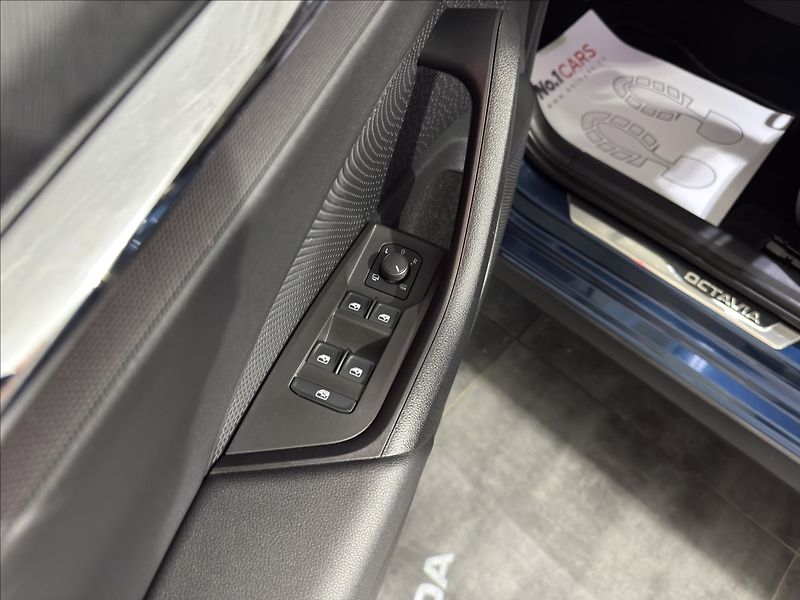 Škoda Octavia 2,0   TDI SCOUT 4X4 110KW HEAD - fotka 7 z 37