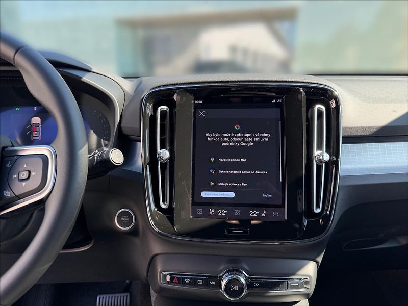 Volvo XC40 (2026) 2,0 B3 Core 8438 - fotka 9 z 13
