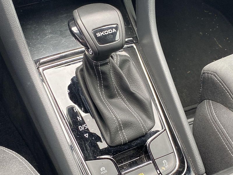 Škoda Karoq (2025) 1.5 TSI DSG Sportline - fotka 22 z 45