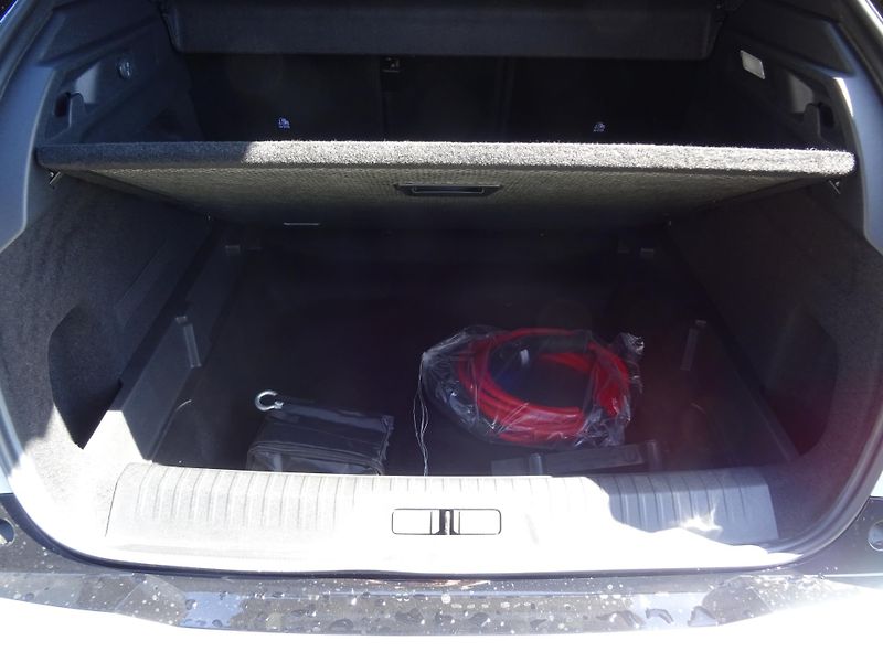 Peugeot 3008 (2026) GT Elektromotor 157kW / 210k - fotka 13 z 51