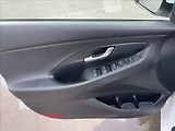 Hyundai i30 1,5 CVVT Combi Comfort - náhled 14