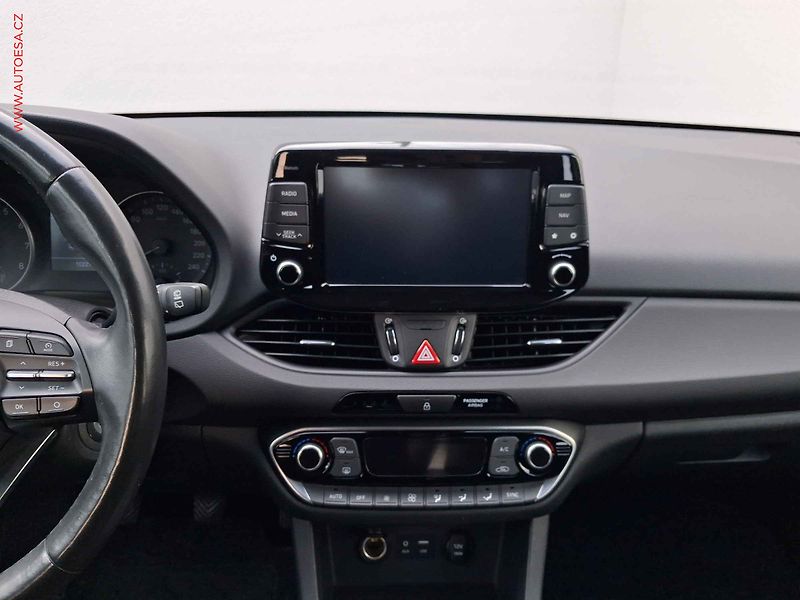 Hyundai i30 (2020) 1.0 T-GDi, 1.maj,ČR, Style - fotka 12 z 19