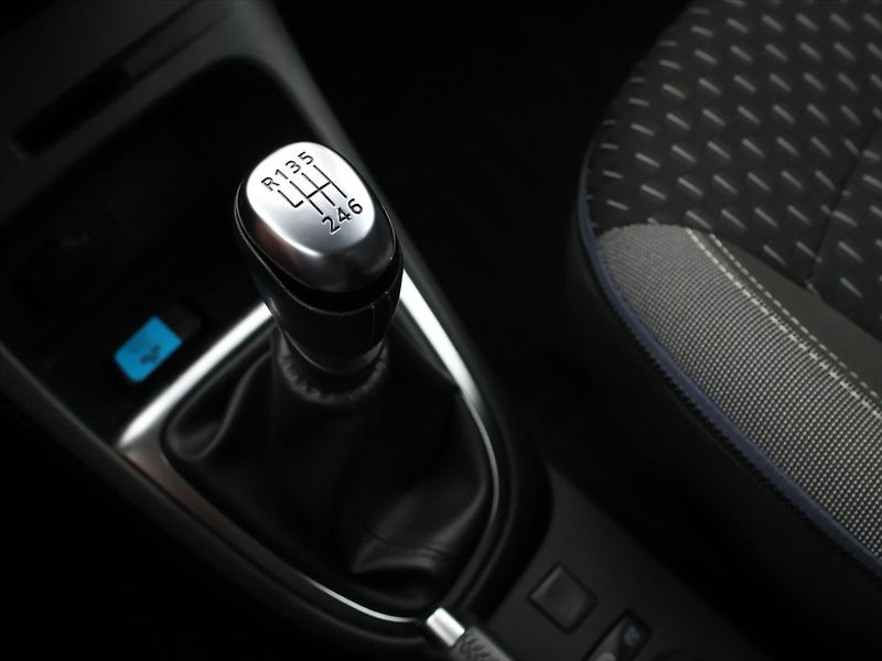 Renault Captur 1,3 TCe 96kW Intens LED Navi - fotka 25 z 34