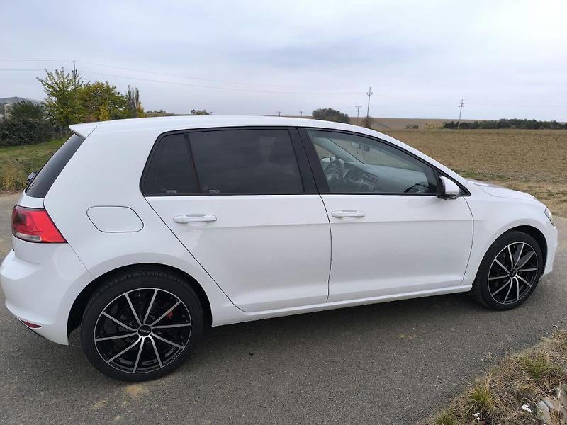 Volkswagen Golf (2016) VW Golf VII - fotka 1 z 13