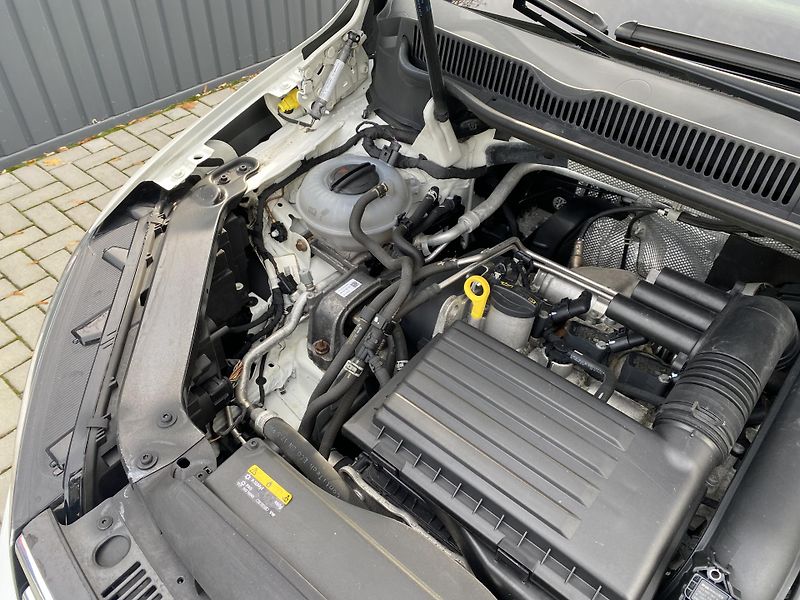 Volkswagen Touran 1.4 TSI 110kW-HIGHLINE - DSG - fotka 48 z 48