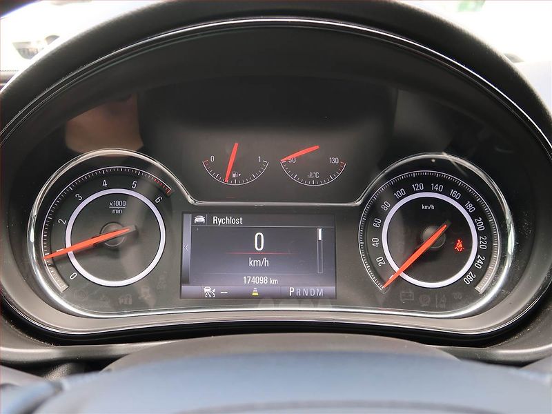 Opel Insignia (2015) 2.0 CDTI, 4X4, Automat, Navi - fotka 11 z 20
