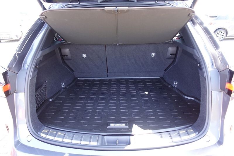 Lexus NX 350h NX350h Prestige 4x4 - fotka 17 z 37