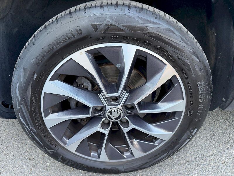 Škoda Karoq (2020) 1.5 TSI 110kW Drive 125 Let - fotka 35 z 35